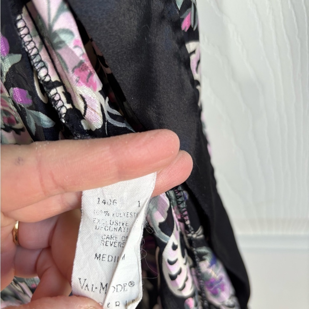 Vintage Val Mode Kimono Robe Medium Floral Black Pink Belted Whimsigoth Coquette - Picture 8 of 10